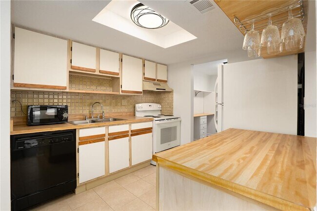 Building Photo - 22291 Westchester Blvd