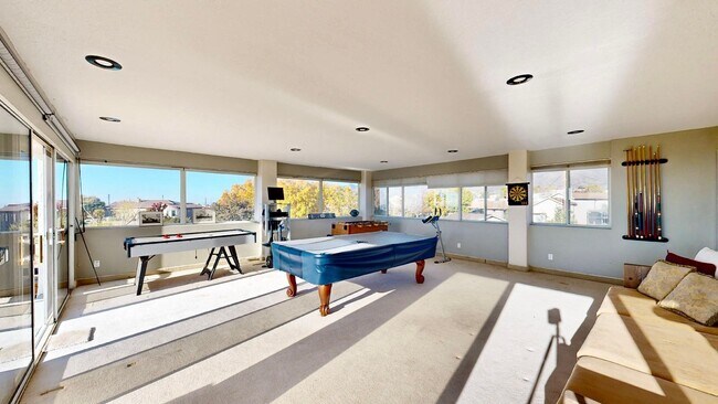 Building Photo - Move in Special Luxury 4 bedroom 4.5 bathr...