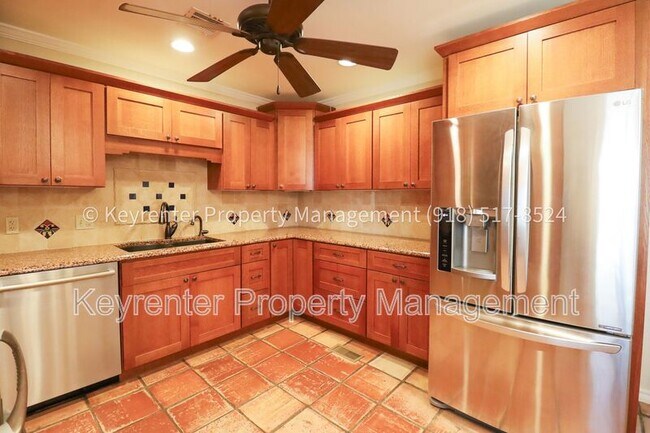 Building Photo - 3702 E 85th Pl