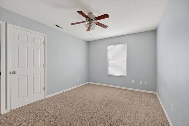 Building Photo - Walk to Parks, Trails & Local Attractions in Prime Fishers Location
