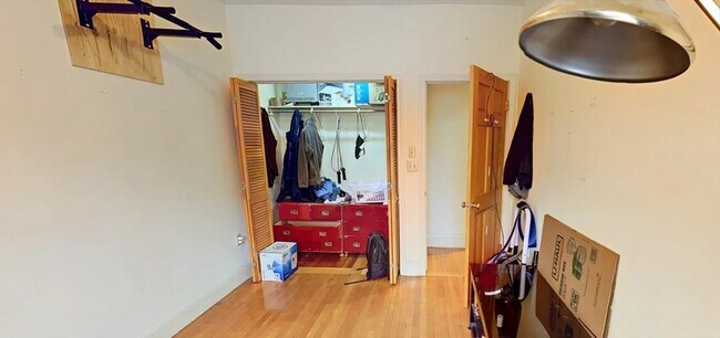 Building Photo - 1406 Beacon St