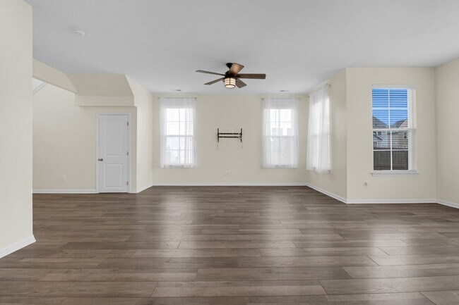 Building Photo - Modern Comfort & Easy Living in Ladson