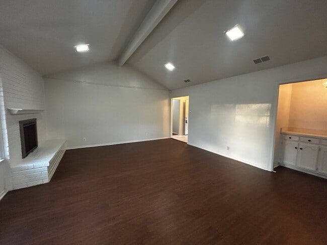 Building Photo - 2716 Sibley Dr