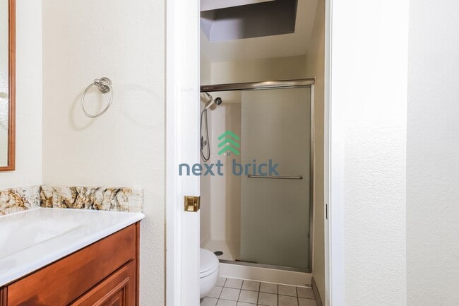 Building Photo - 3 Bed and 2 Bath Stunning Single-family Home is Available for Rent!