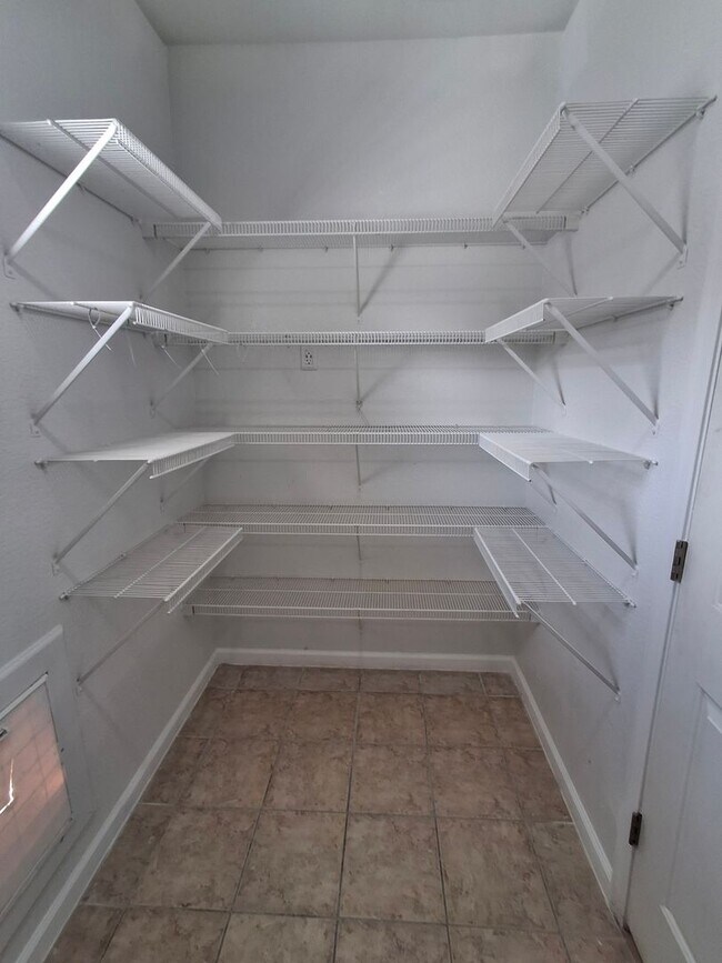 Building Photo - Free November Rent! Beautiful Home in Johnson Ranch! Fully Renovated! Waived Application fee!