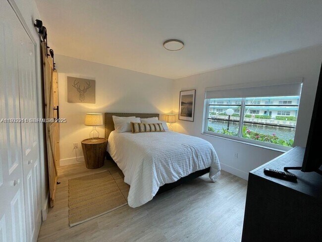 Building Photo - 3944 NE 167th St