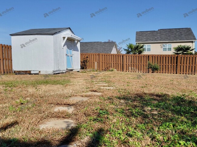 Building Photo - COMING SOON!  3-Bedroom/2-Bathroom Home in...