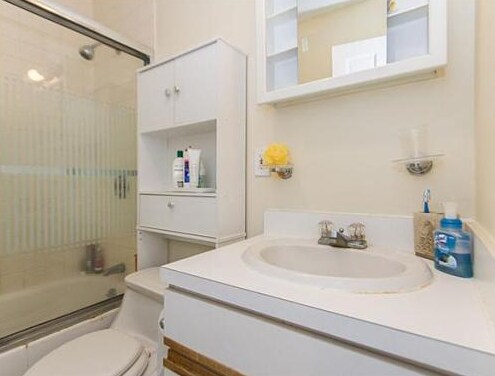 Building Photo - 33 Pond Ave