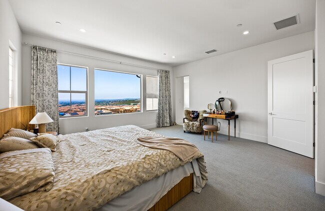 Building Photo - 135 Oakstone