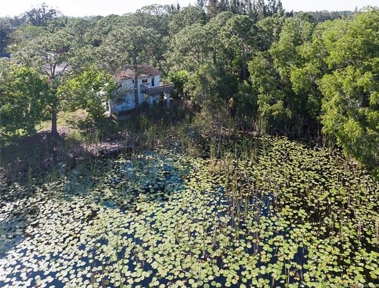 Natural lake view - 6237 SE Lake Circle Dr