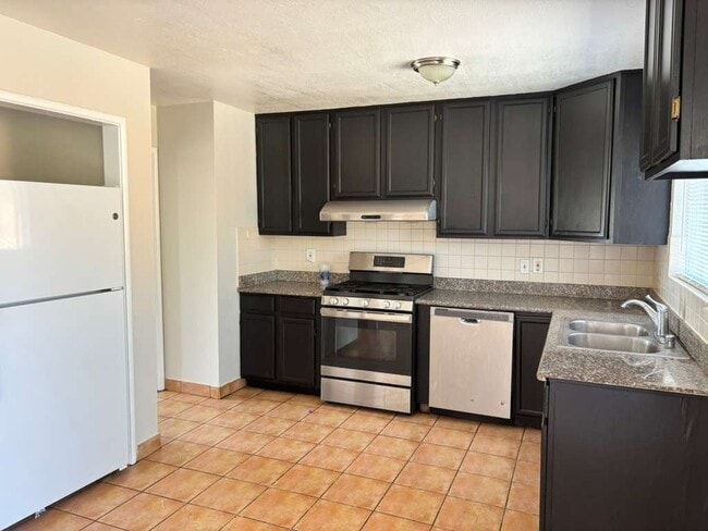 Building Photo - 4571 Alhambra Dr