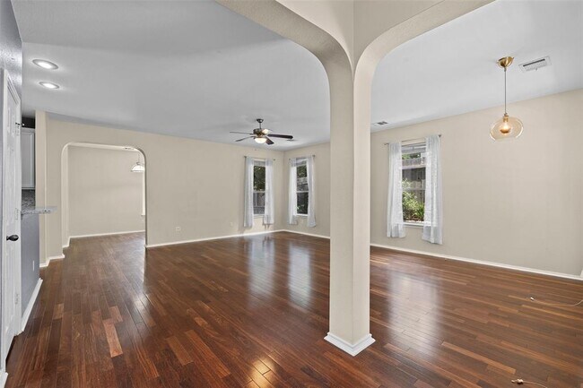 Building Photo - 2310 Sweet Clover Dr