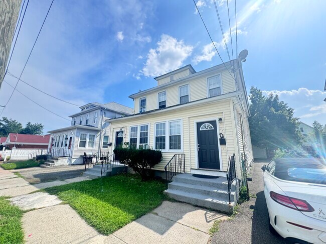 Building Photo - 26 Bradley Ave