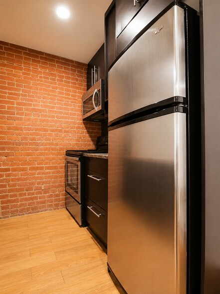 Building Photo - 1203 Beacon St