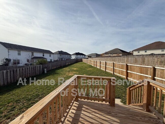 Building Photo - 820 E Watermill Cir