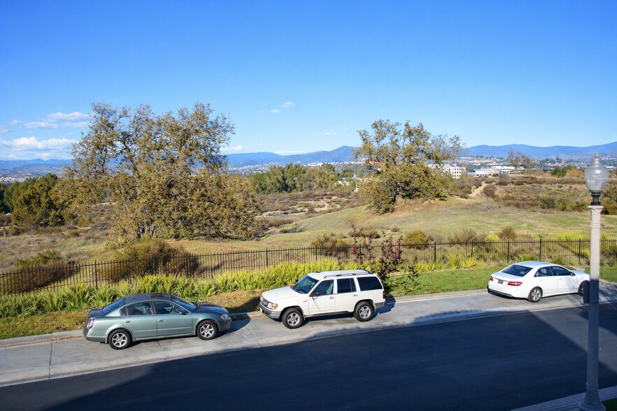 Building Photo - 27014 Carmelita Dr