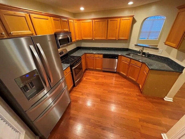 Building Photo - 3190 Serenade Ct