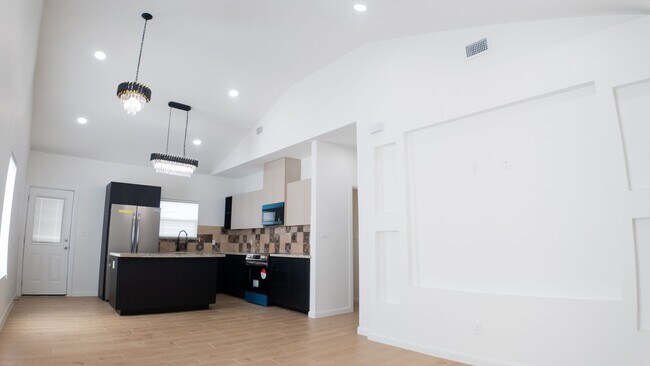 Building Photo - 612 Moar Dr