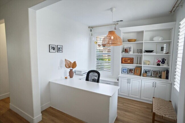 Building Photo - For Lease: Stunning Modern Pool Home in th...