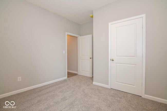 Building Photo - 876 Downey Ln