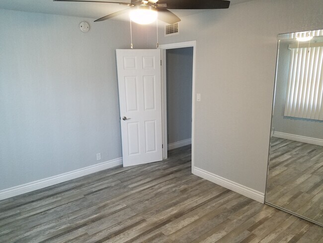 Building Photo - 10203 S Wilton Pl