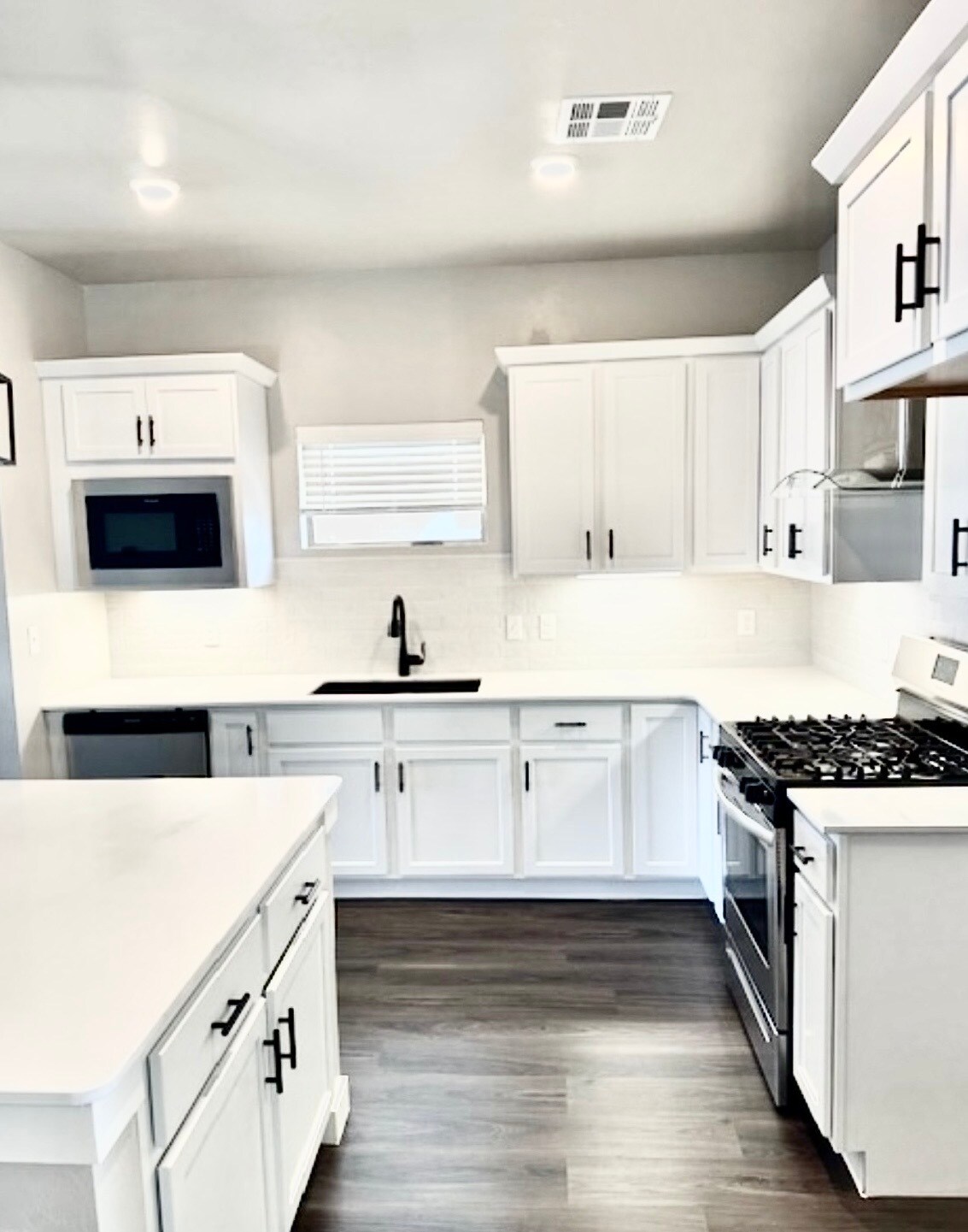 Building Photo - 533 NW 176th St