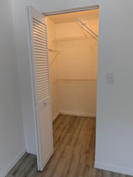 Building Photo - 18203 Glenmoor Dr