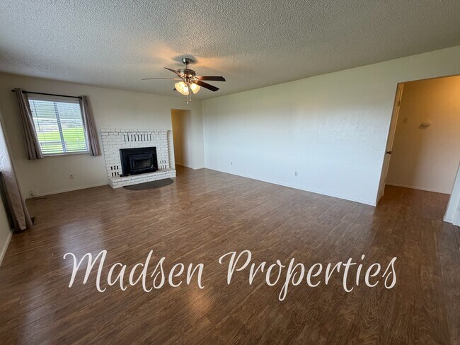 Building Photo - 784 Flag Creek Rd