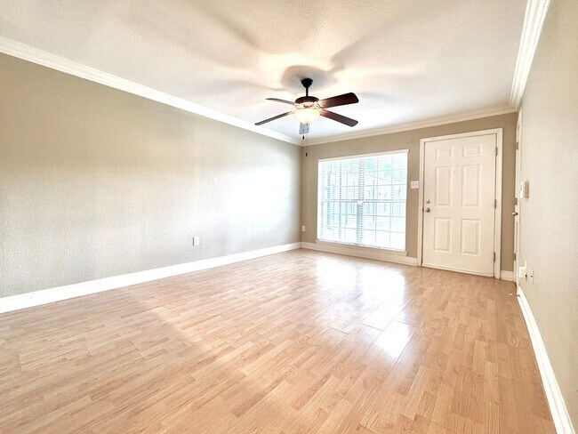 Building Photo - Stylish 2BR Condo in The Bradshaw – Gated ...