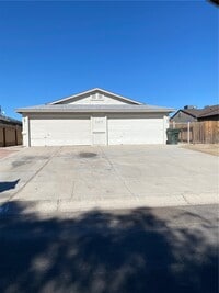 Building Photo - 367 Church St