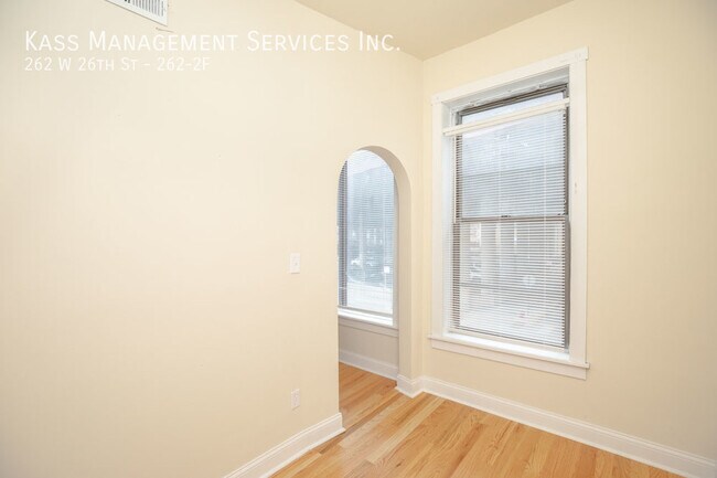 Building Photo - 262 W 26th St