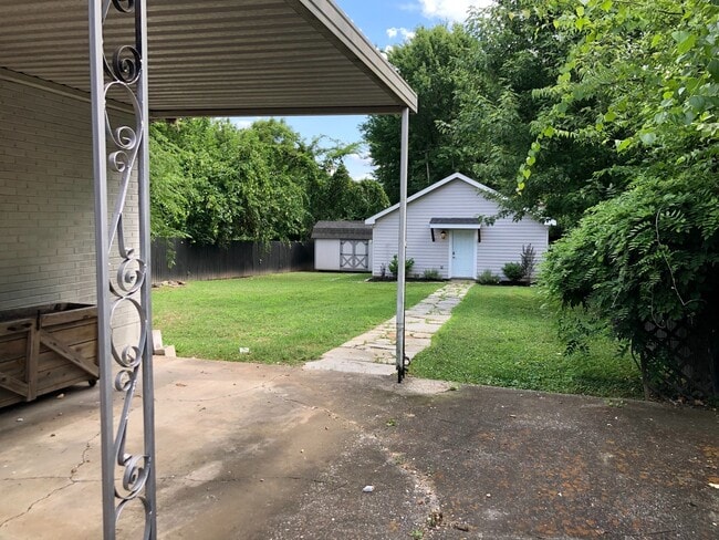 Building Photo - Cleveland Park Renovation!  Walking Distan...