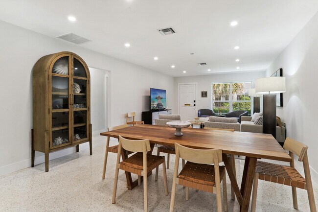 Building Photo - 1004 Langer Way