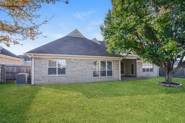 Building Photo - 4520 L & N Ave