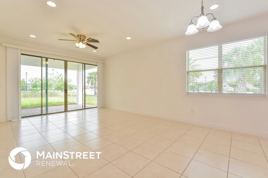 Building Photo - 3000 Crispin Cir