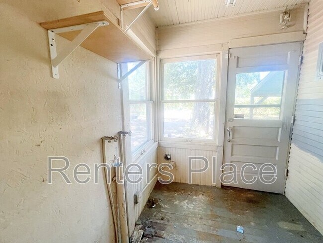 Building Photo - 1143 S Wheeling Ave