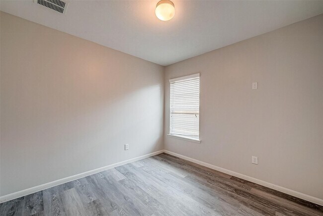 Building Photo - 1807 Hidden Breeze Dr