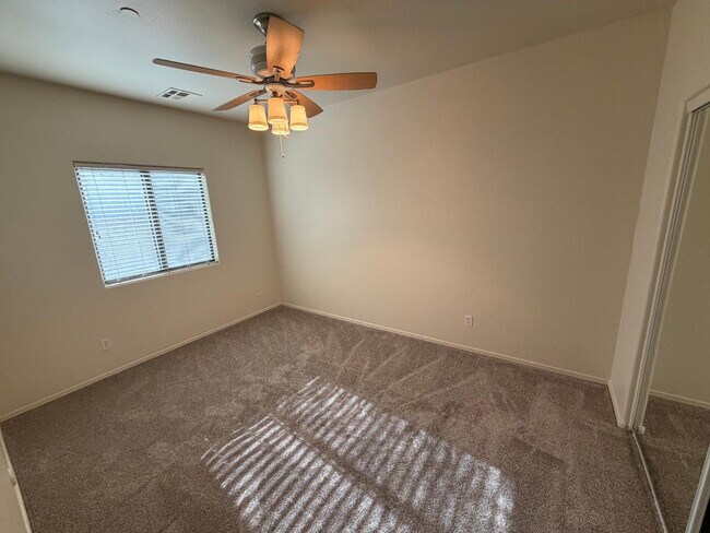 Building Photo - 5233 E Carmel Ave