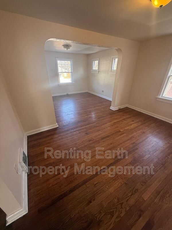 Building Photo - 7138 Garesche Ave