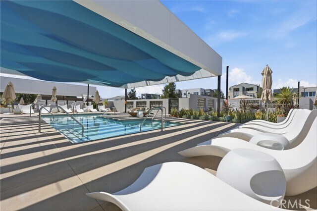 Building Photo - 158 Restore