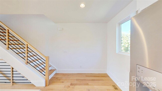 Building Photo - 3519 Avalon Ave