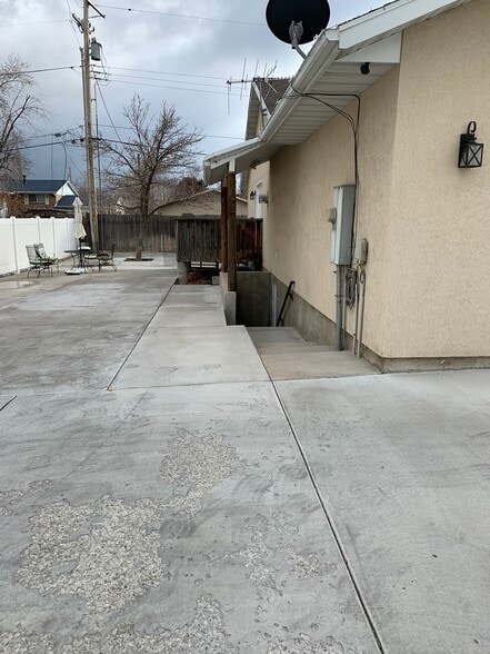 Parking - 1642 E Fort Union Blvd