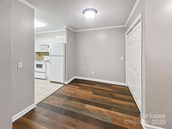 Building Photo - 3217 Heathstead Place