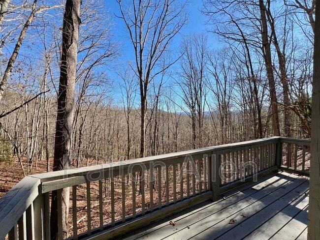 Building Photo - 212 Appleton Dr