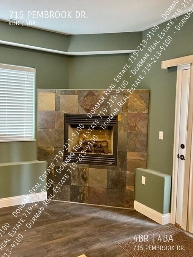 Building Photo - 715 Pembrook Dr