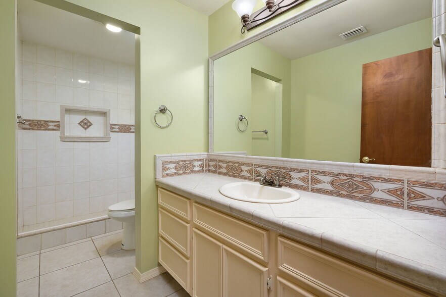 Building Photo - 4800 Mile 6 Rd