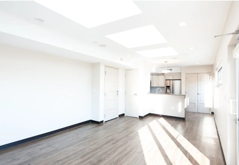 Building Photo - 11 Dorchester St