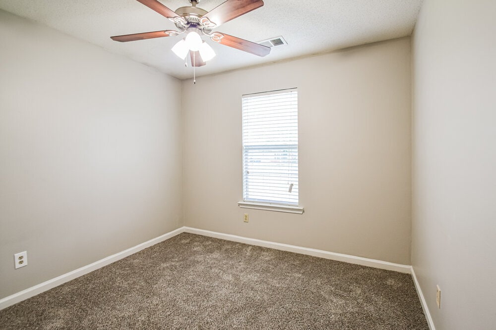 Building Photo - 4506 Shadow Hollow Dr