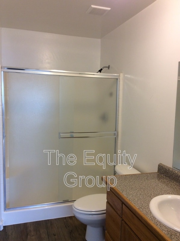 Building Photo - 437 N Park St