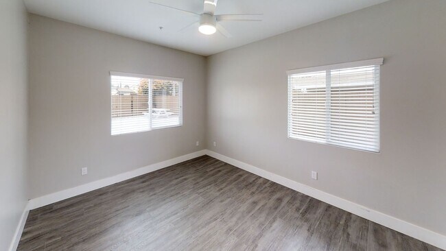 Building Photo - 7BD/5BA, LOTS of Parking!! (Lease out, pen...